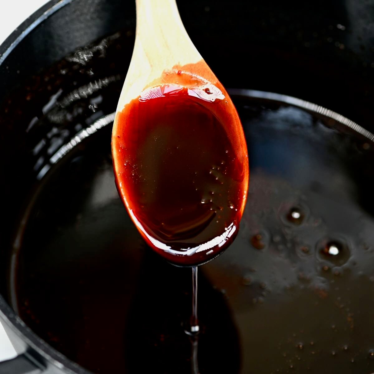 How to Make Date Syrup: Simple Steps for a Versatile Sweetener
